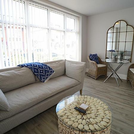 Twelve Apartments Blackpool Buitenkant foto