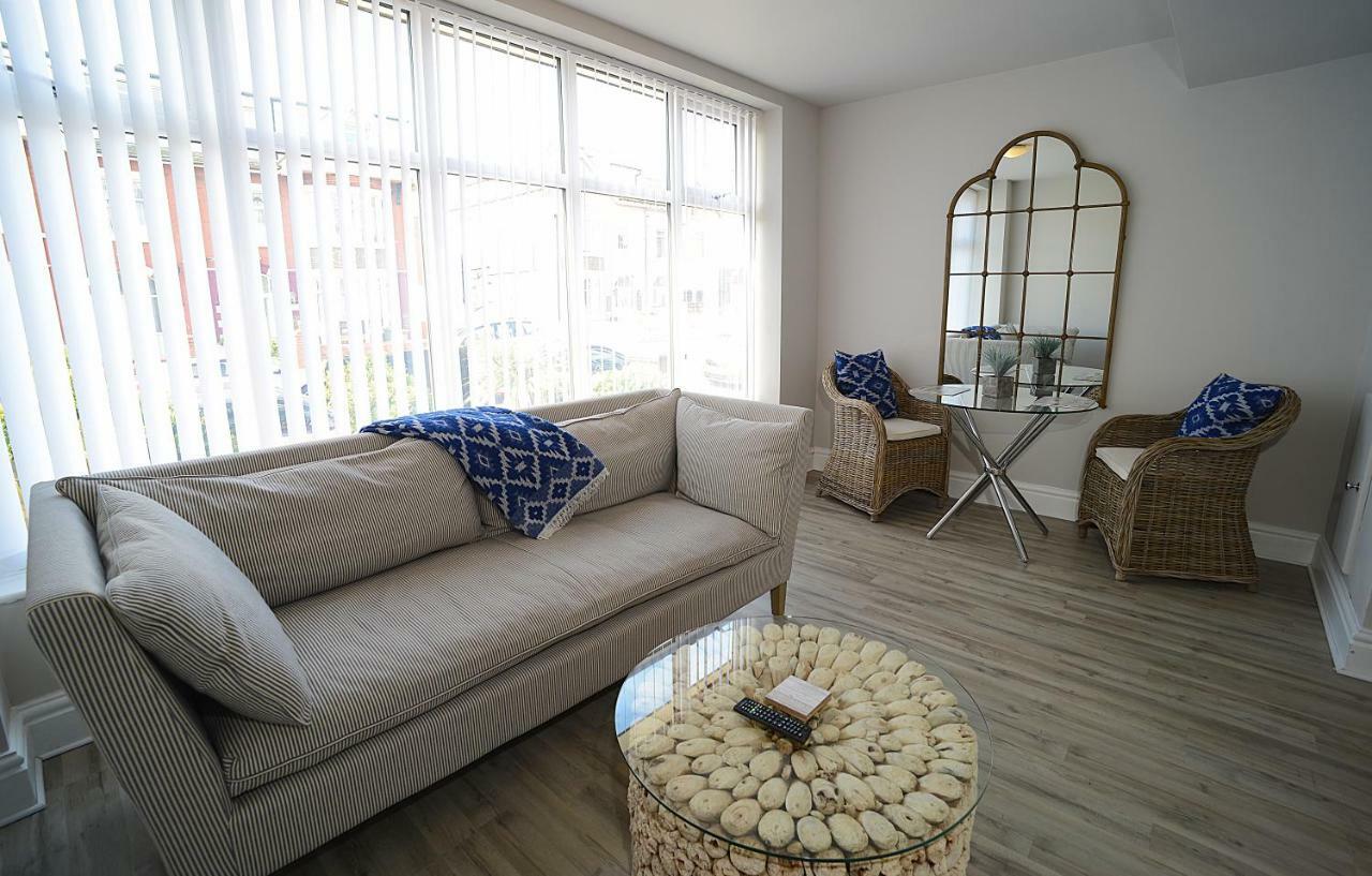 Twelve Apartments Blackpool Buitenkant foto