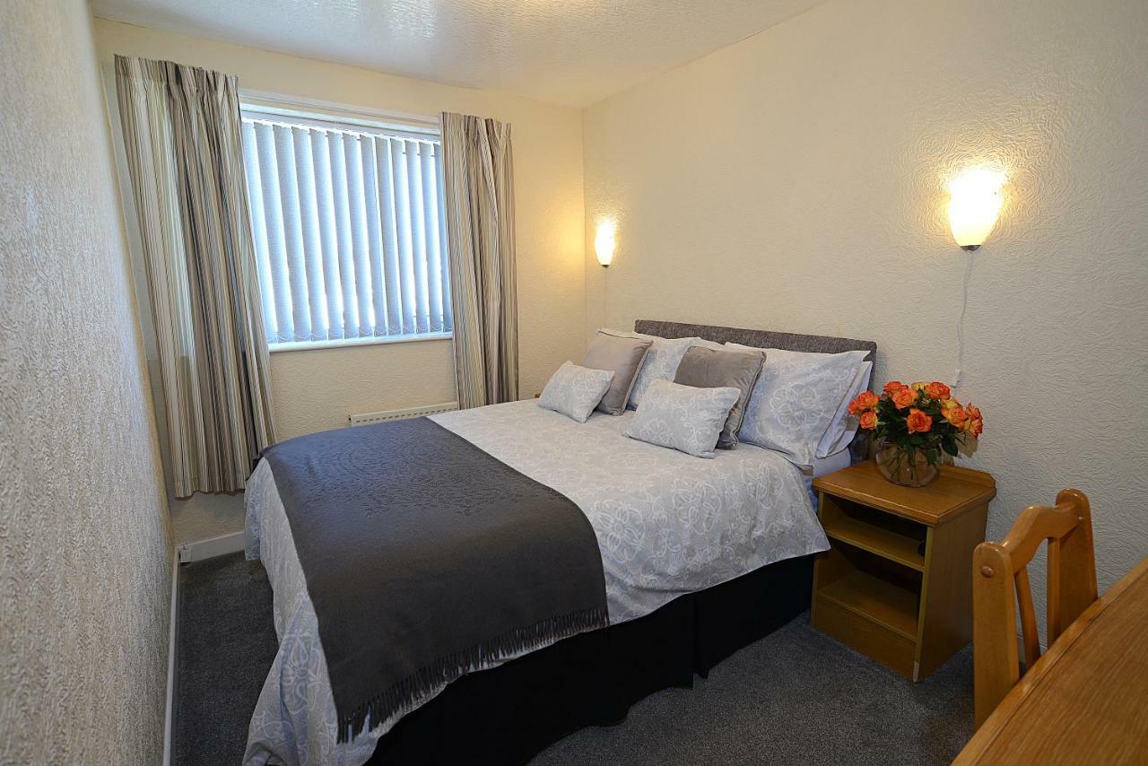 Twelve Apartments Blackpool Buitenkant foto