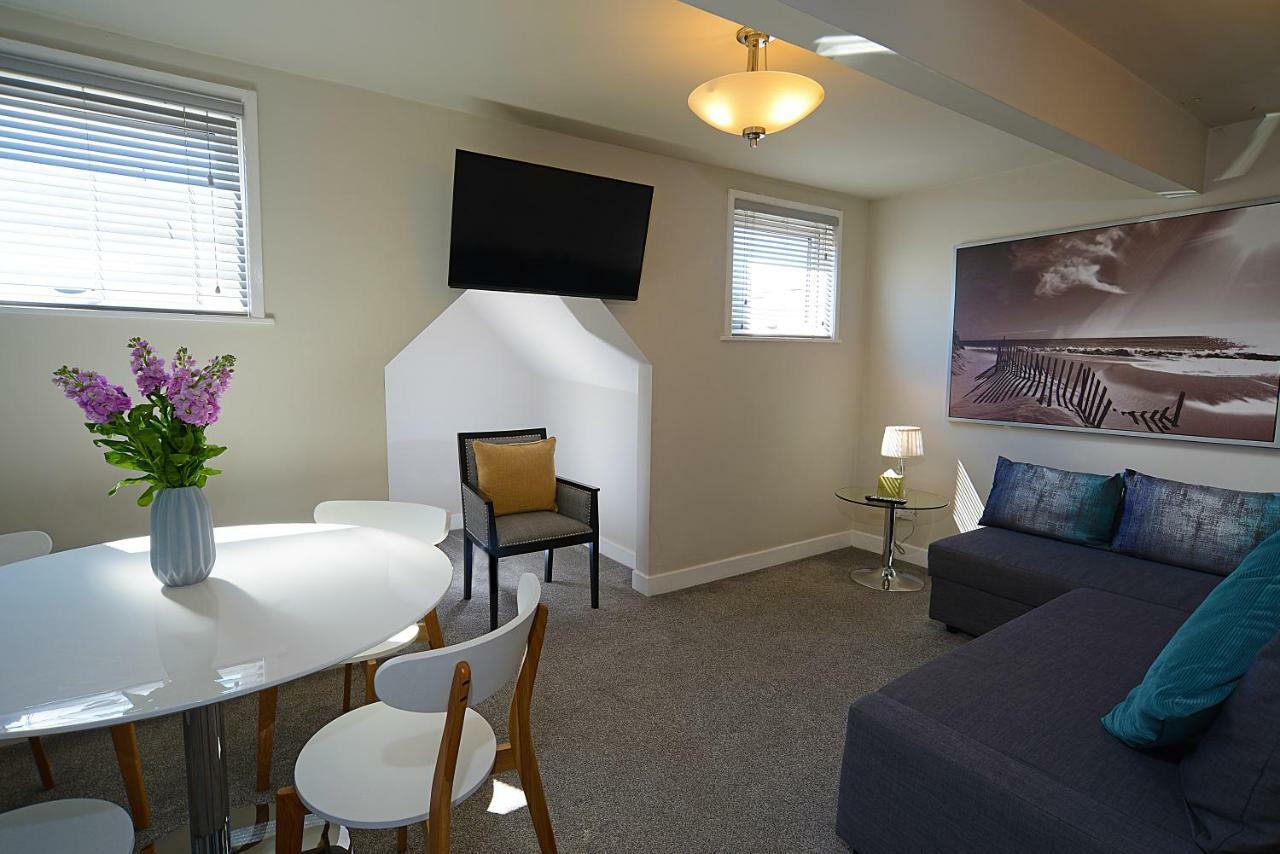 Twelve Apartments Blackpool Buitenkant foto