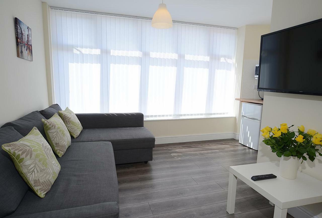 Twelve Apartments Blackpool Buitenkant foto
